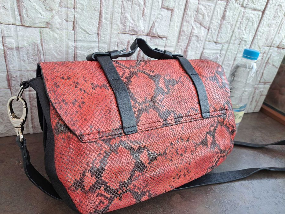 дамска чанта червено черна торба,естествена кожа и велур