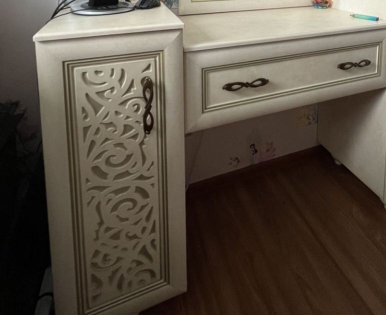 Туалетный столик