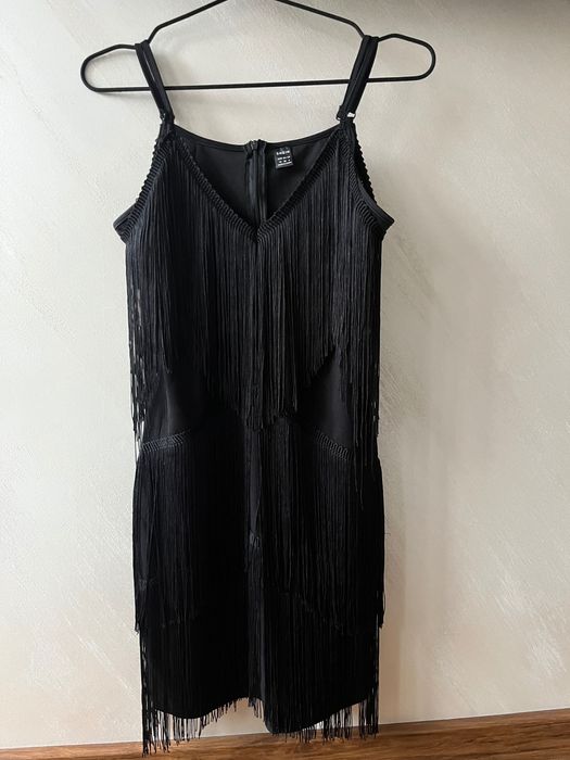 Малка черна рокля SHEIN с ресни