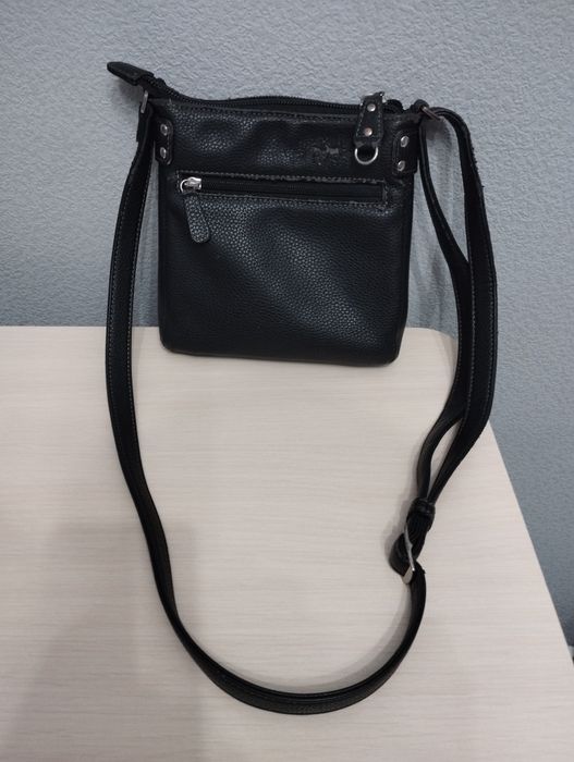 Отдам сумку черную кожаную!