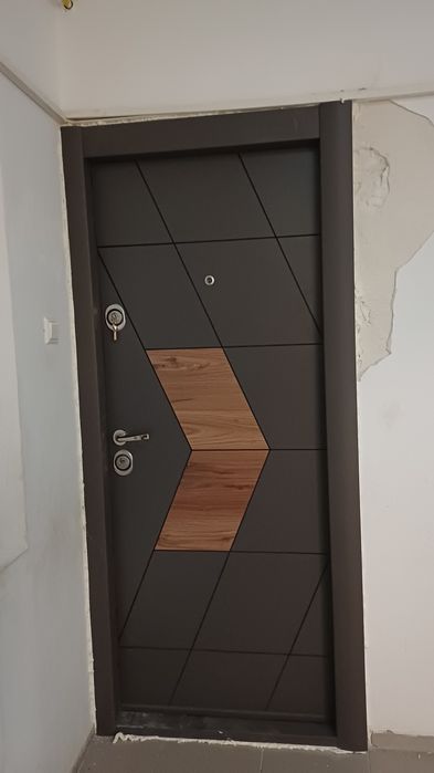 Montaj uși PVC,uși metalice,uși garaj