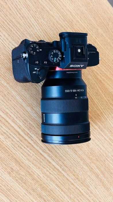 Sony Alpha A7 III (a7 III) — corp mirrorless full-frame.