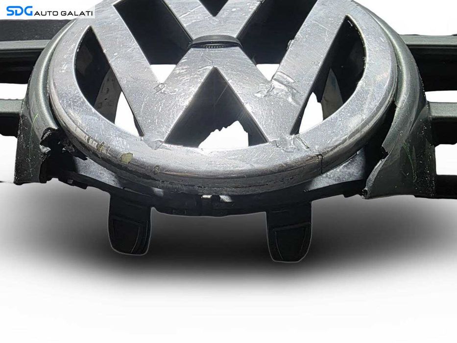 Grila Centrala Bara Spoiler Fata cu Emblema Volkswagen Golf 5 2003 - 2008 Cod 1K0853651A (Cu Bucata de Plastic de sub Emblema Rupta) [N5478]