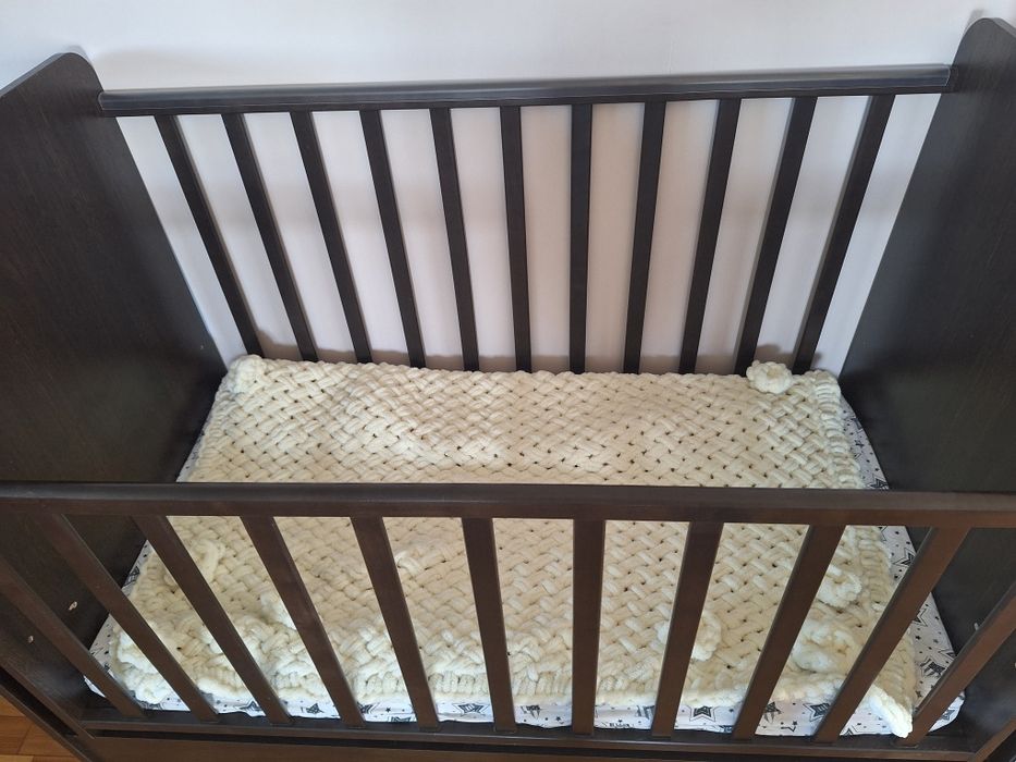 Продаётся детская кроватка