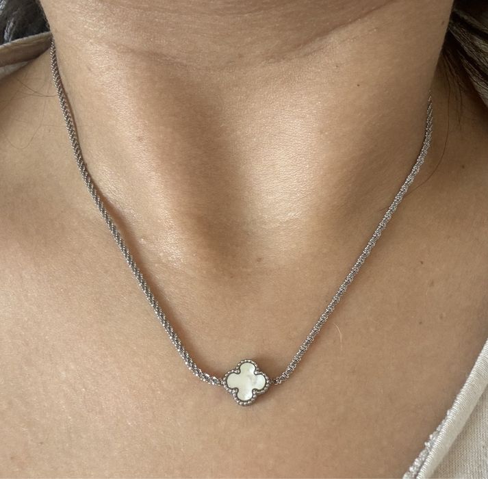 Комплект обеци и колие