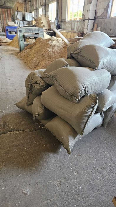 В наличии опилки в мешках