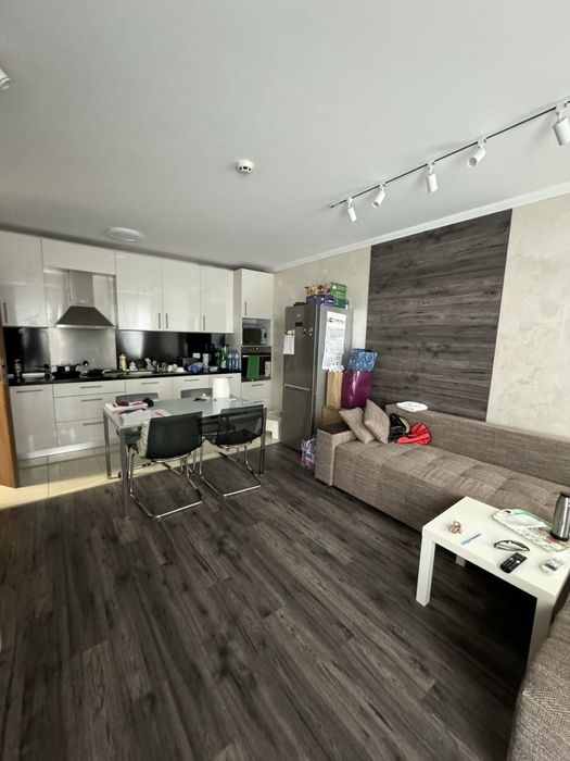 Деустаен апартамент Плевен широк център