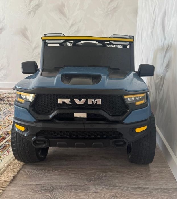 Машина и велосипед