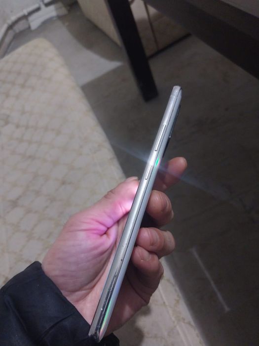 Продается телефон