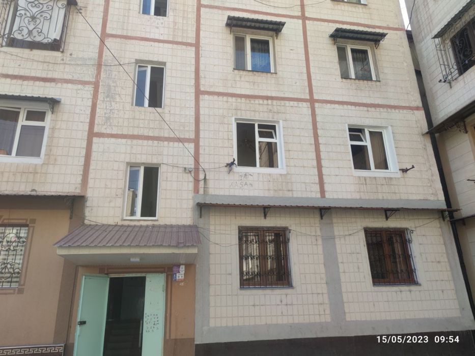 Taxtapulda 4 xonalik kvartira sotiladi 2 etaj tarsavoy