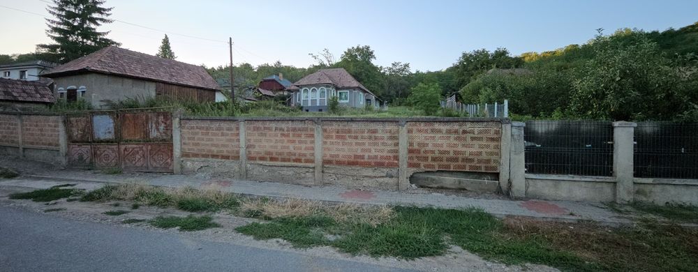 Refugiu la țară, aproape de Cluj – casă cu livadă în Cheșău