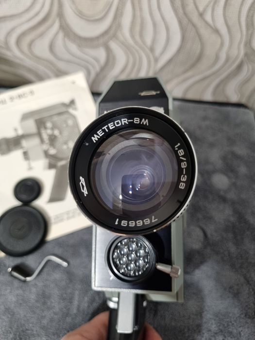 Кинокамера " Кварц ".