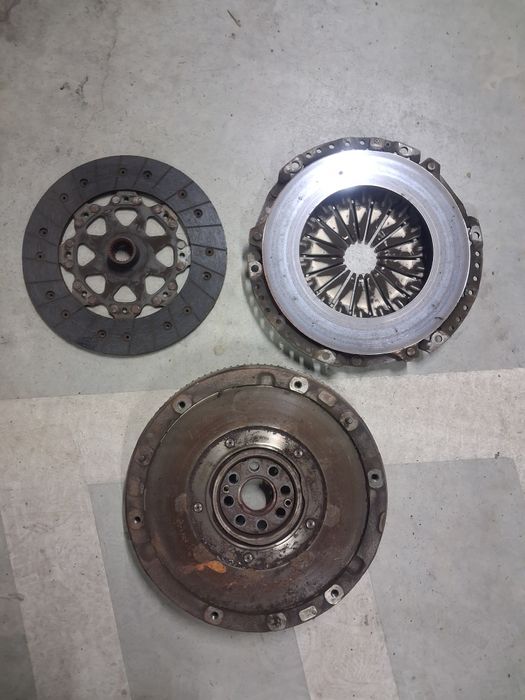 Kit ambreiaj + volanta + disc ford focus 2