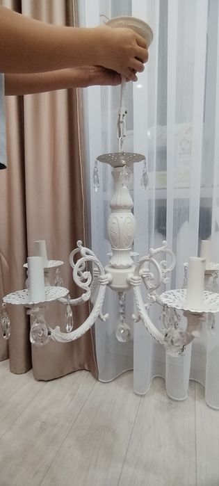 Продаётся люстра