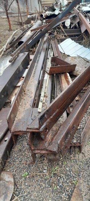 Ферма фермы железный уголок