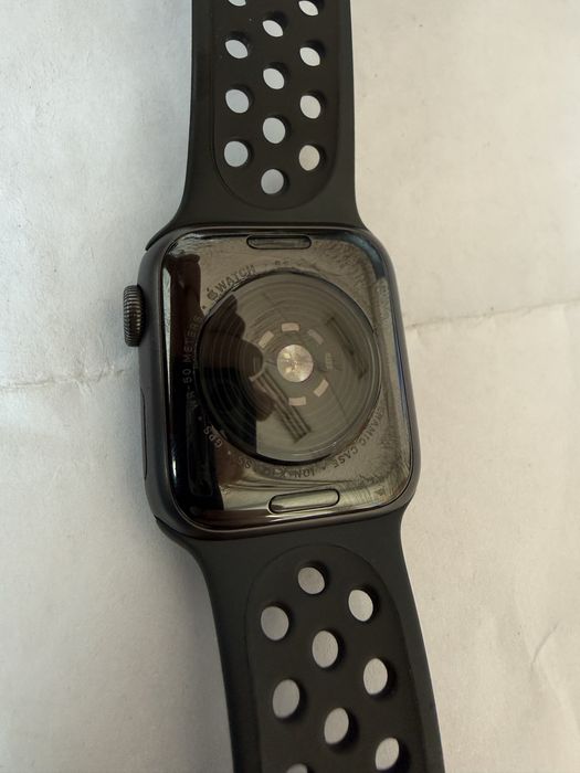 Apple Watch 40mm продам