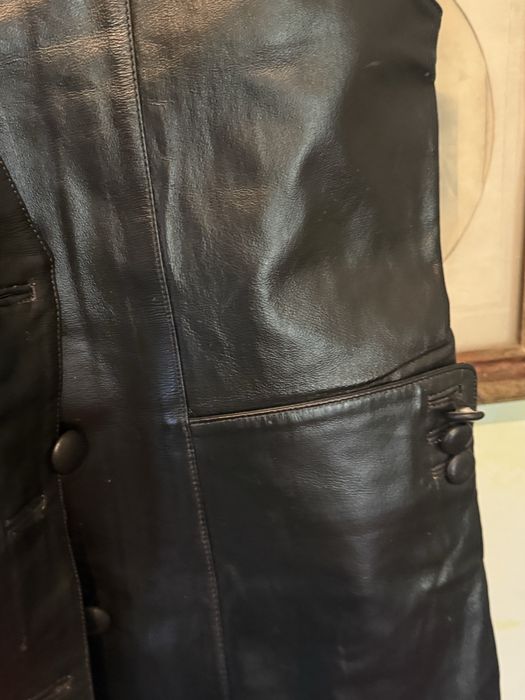 Кожаная безрукавка новая