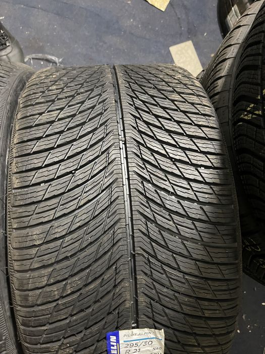 4 Anvelope Noi de iarna Michelin 295/30/21 dot 2020