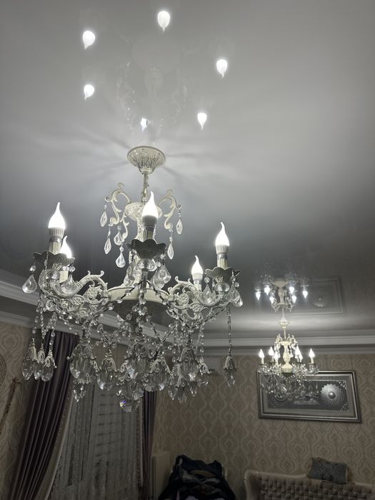 Продам 2 люстры 6 Рожков