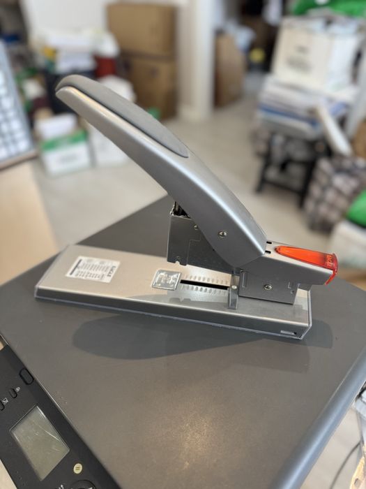 Продам степлер в отличном состоянии