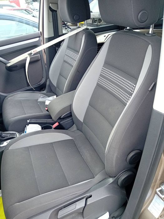 Volkswagen Touran 2.0 TDI 140 к.с. 2013 година , автоматик , на части