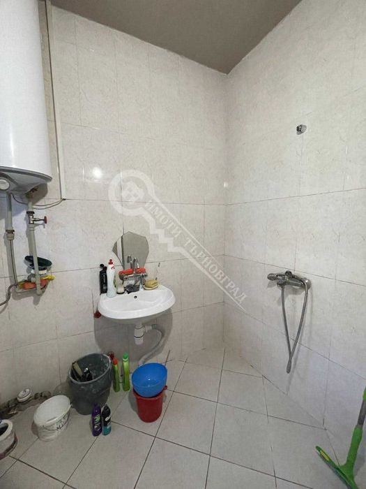 Продава се етаж от къща идеален център 120кв.м.