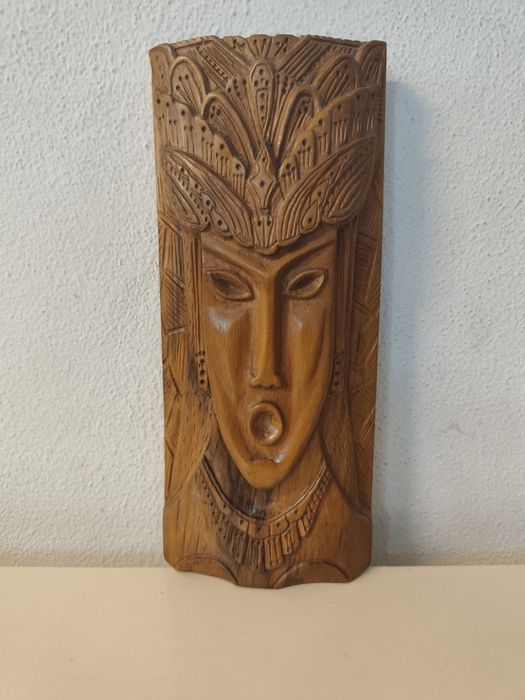 Винтидж ръчно резбовано дървено пано – женска маска, етно стил