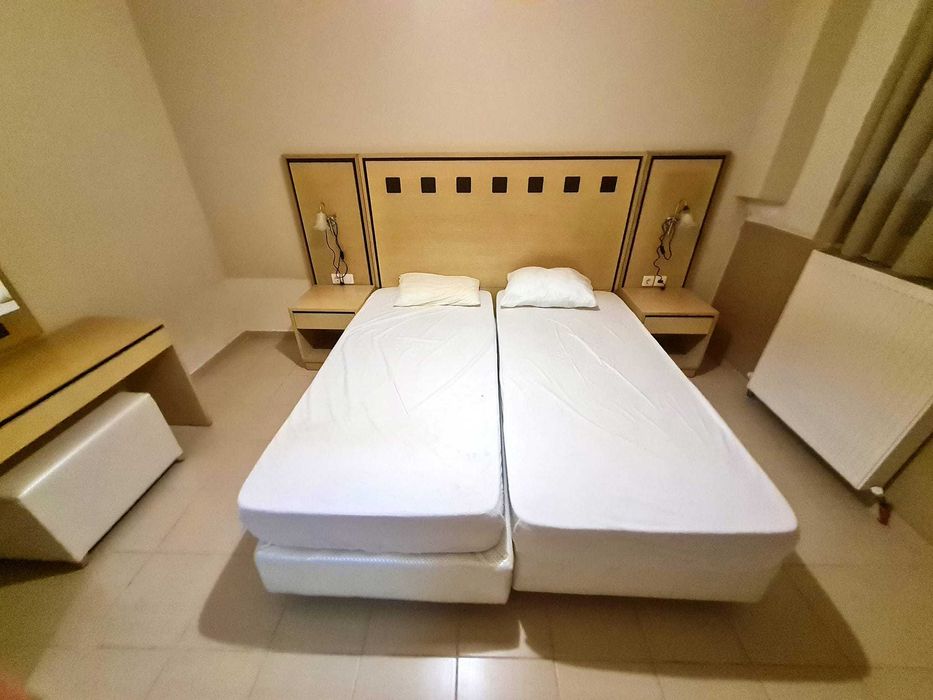 Продава къща - мезонет 90 м2 и двор 120 м2 в Аспровалта, Гърция