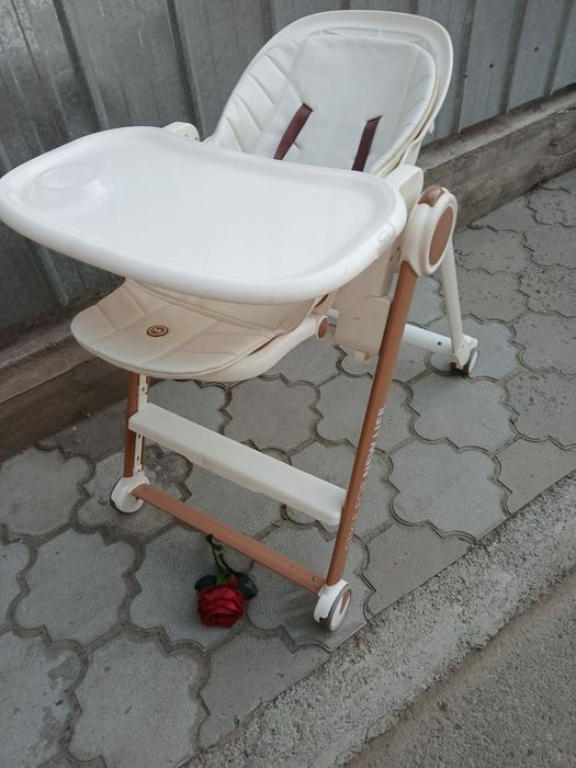 Стульчик для кормления.