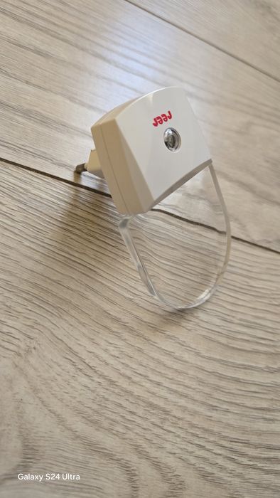 Lampa de veghe cu senzor