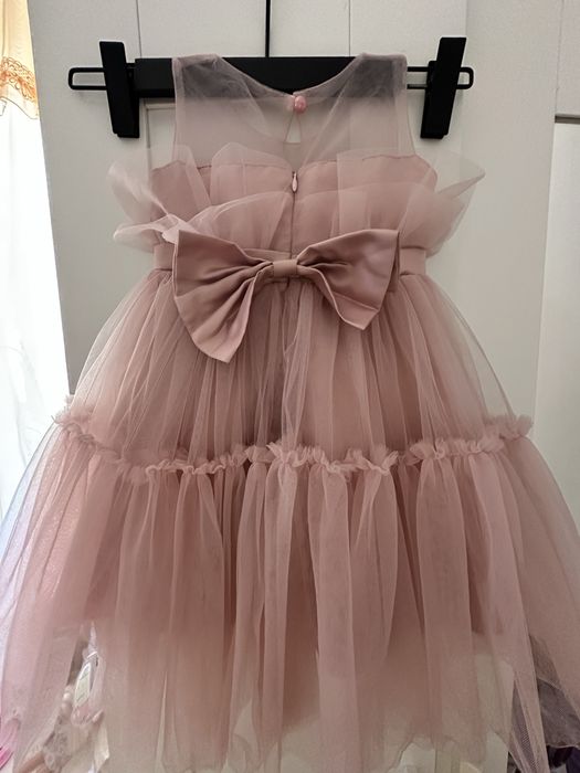 Красива официална рокля 1-2 год. в розово за момиченце