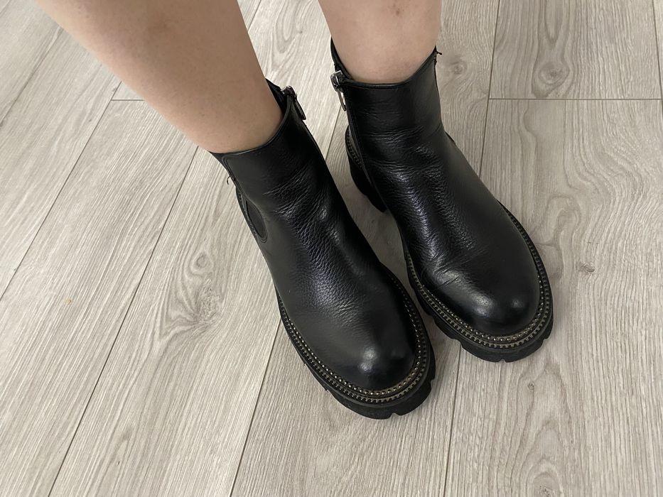 Продам ботинки женские челси