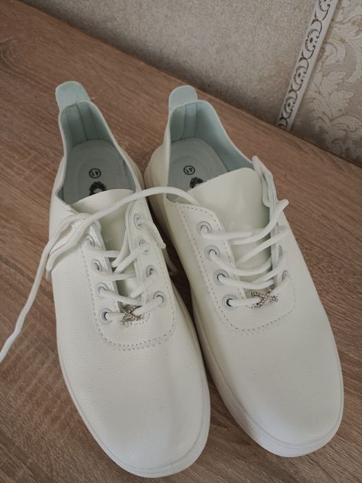 Женская обувь новая