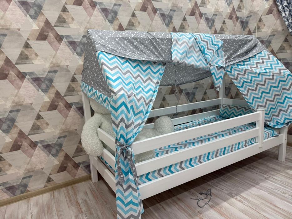 Продам детскую кровать .