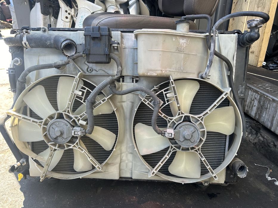 Радиатор сборе на Камри 50