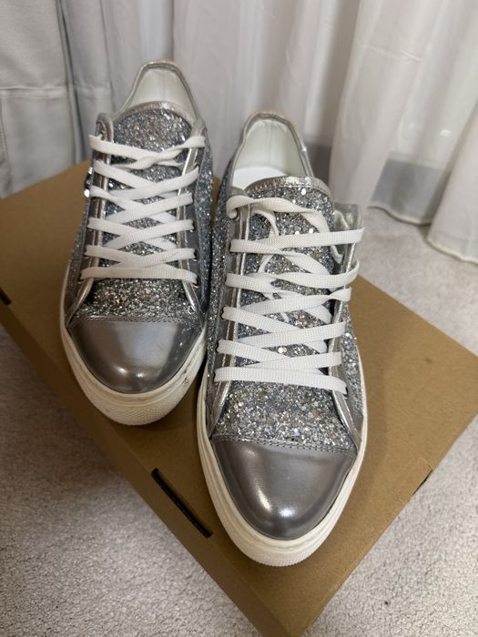 Чисто нови сребристи кецове – 39 номер!