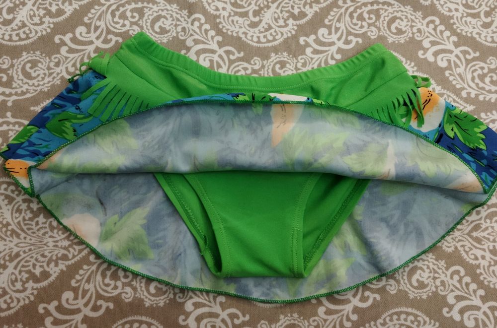 Продам детский купальник