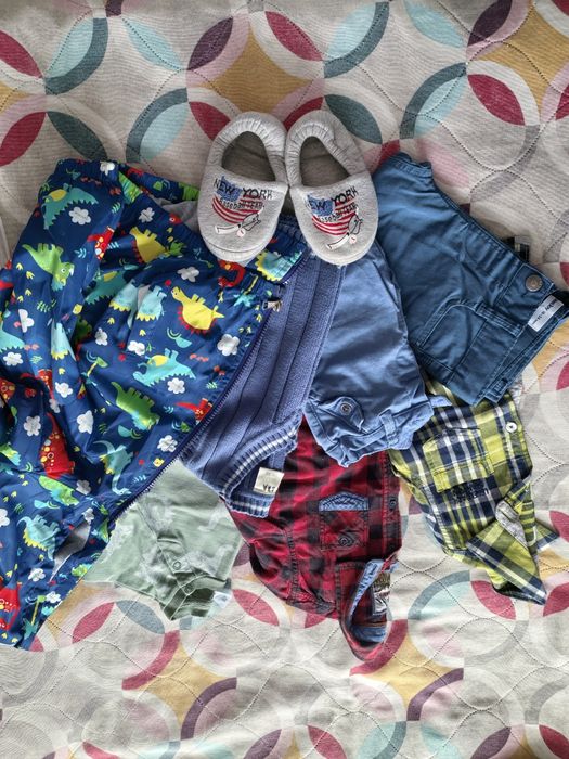 Продам детскую одежду 3000 за все