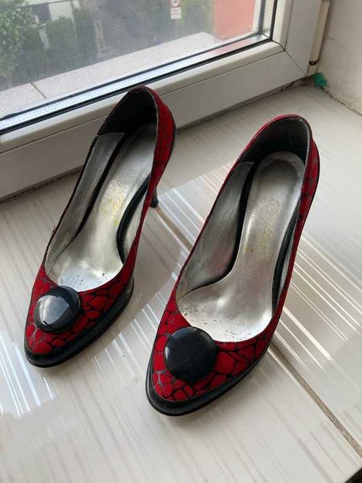 Pantofi roșu/negru, măsura 37