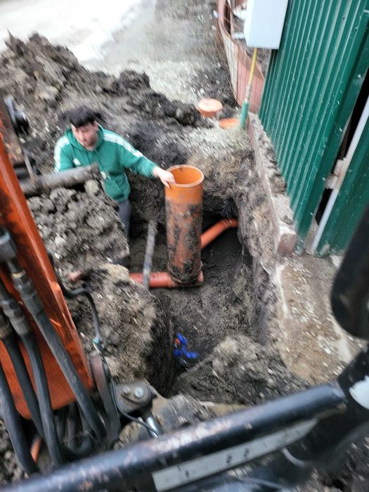 Lucrari cu miniexcavator