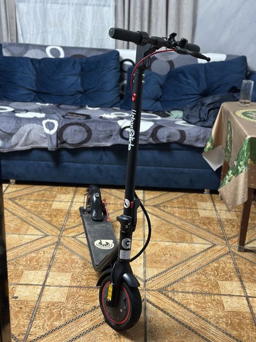 O trotineta foarte buna,nare probleme,mai multe detali in privat