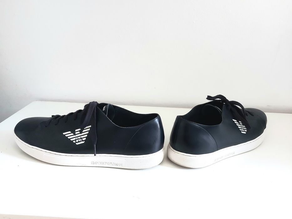 Emporio Armani ,46 номер стелка 30см, кожени , летни.
