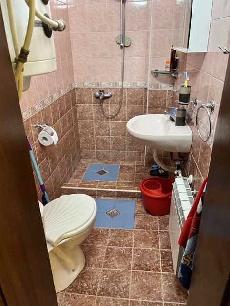 Дава се под наем Етаж от къща в София, Враждебна - 80 кв.м за 450 € - Снимка #9