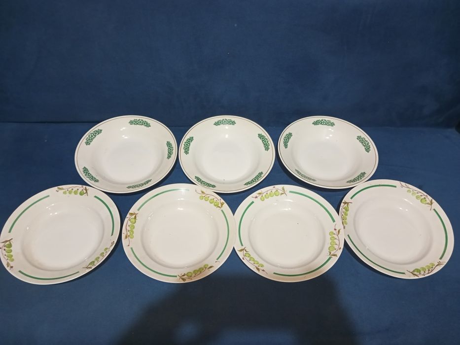 Новые советские тарелки, большие.