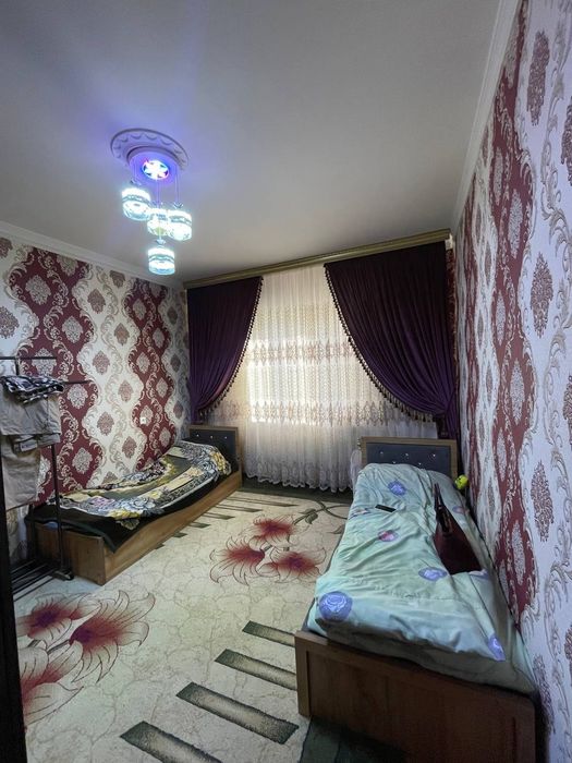 Tashgresda srochniy 3-xonali uy garaji bn sotiladi  74.23 kv