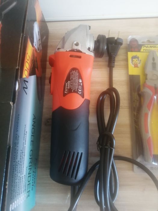 Нов ъглошлайф +клещи нови.