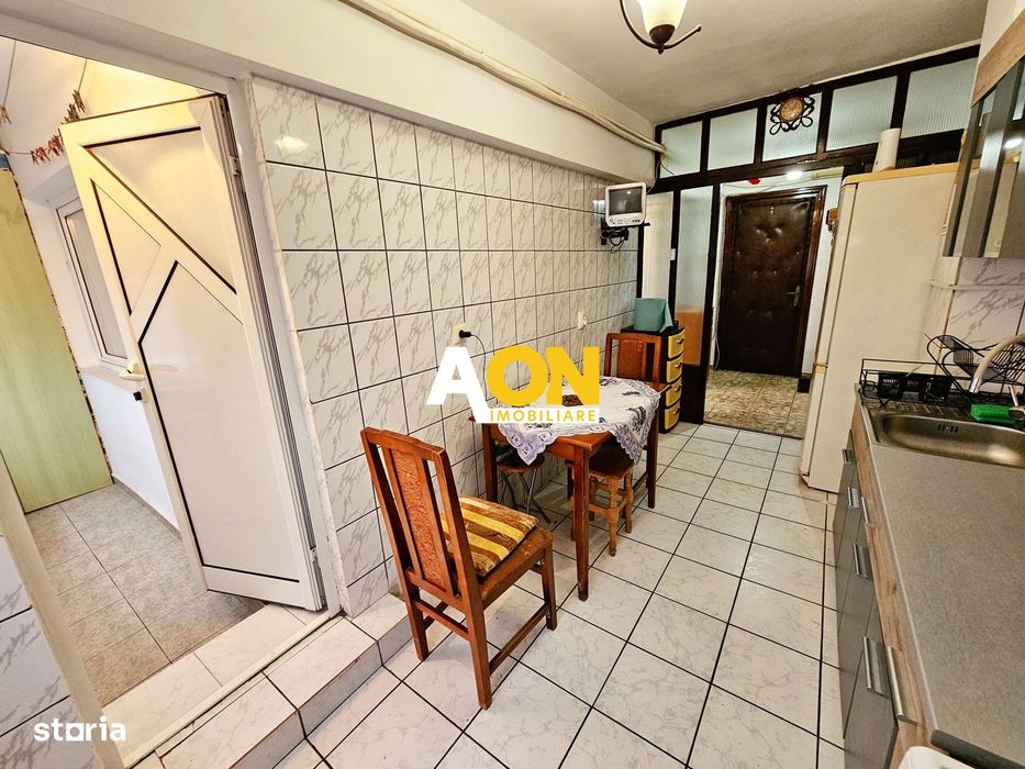 Apartament 2 camere, mobilat, utilat, etaj 3, cu boxa si parcare