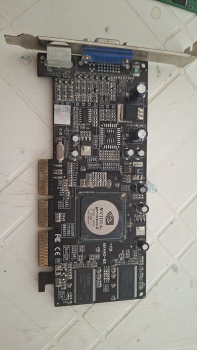 Видео карта Это дискретная видеокарта NVIDIA GeForce 4 MX 440-8X (на б