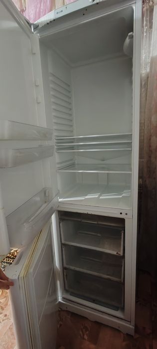 Холодильник indesit