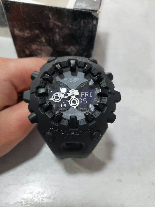 Часовник Casio G-Shock GA-V01